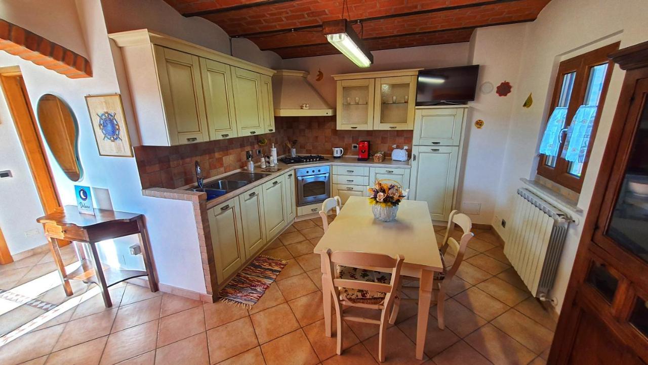 Spicchio Di Luna - Casa Vacanze Albiano Magra Buitenkant foto