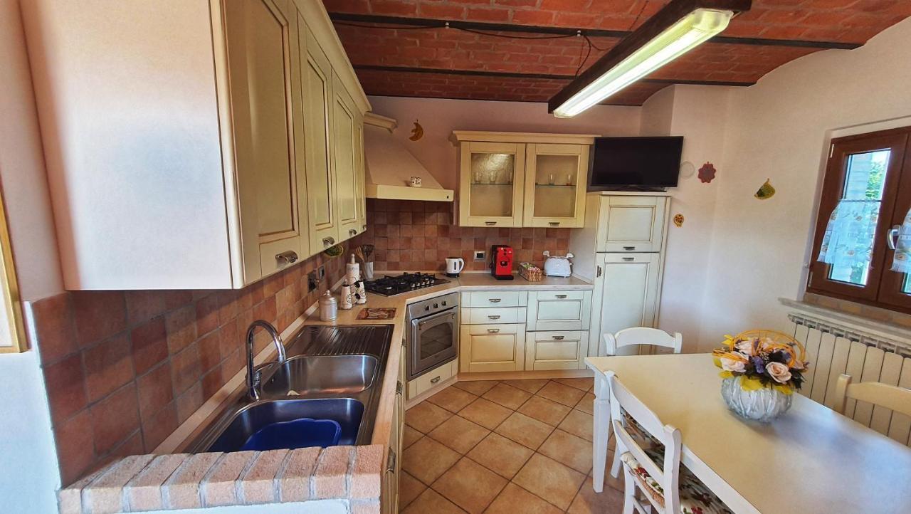 Spicchio Di Luna - Casa Vacanze Albiano Magra Buitenkant foto