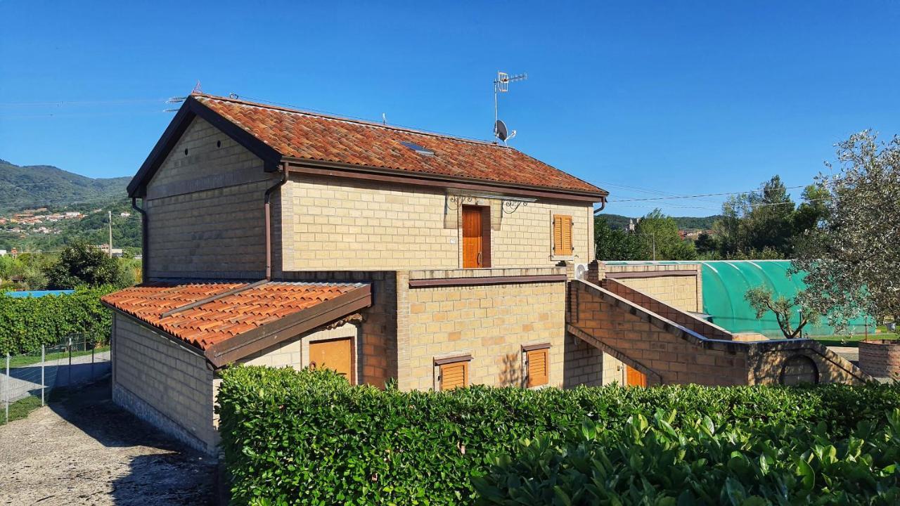 Spicchio Di Luna - Casa Vacanze Albiano Magra Buitenkant foto