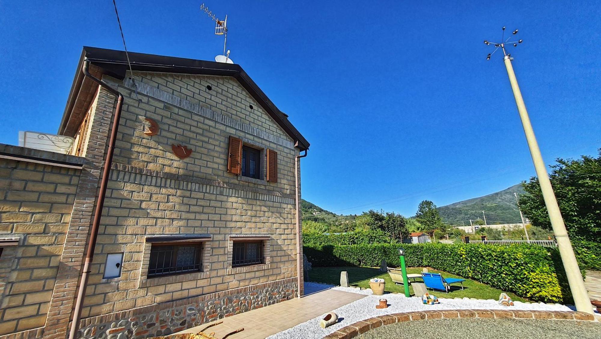 Spicchio Di Luna - Casa Vacanze Albiano Magra Buitenkant foto